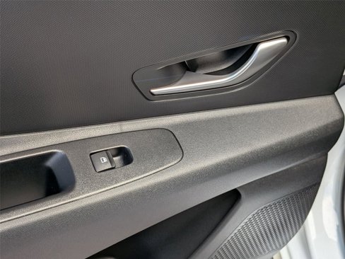 New 2025 Hyundai Elantra SE image 26