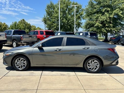 Used 2024 Hyundai Elantra SEL image 15