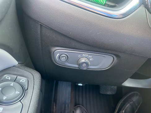 Used 2019 Chevrolet Equinox LS image 26