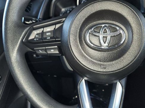 Used 2020 Toyota Yaris LE image 22