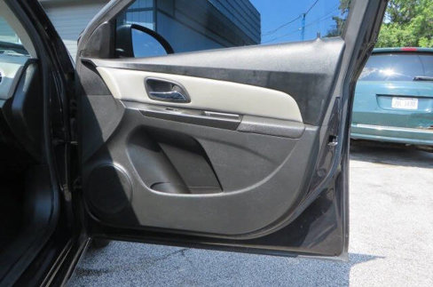 Used 2013 Chevrolet Cruze LS image 39