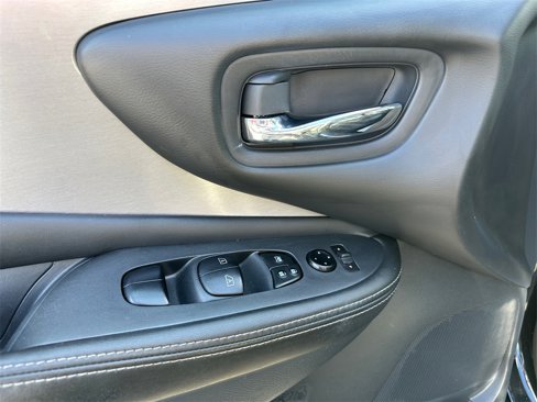 Used 2023 Nissan Murano SV image 23