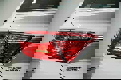 Used 2017 Toyota Camry LE image 9
