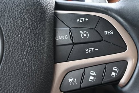 Used 2015 Jeep Grand Cherokee Summit image 18