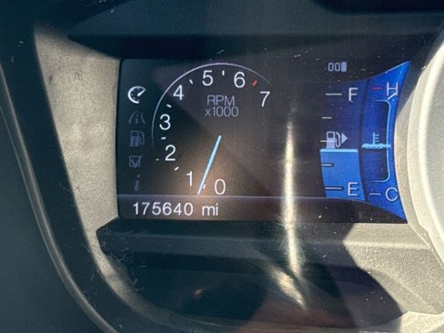 Used 2013 Ford Explorer XLT image 37