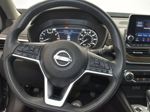Used 2023 Nissan Altima 2.5 SV image 28