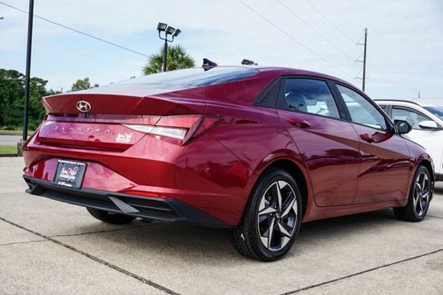 Used 2023 Hyundai Elantra SEL w/ Convenience Package image 4