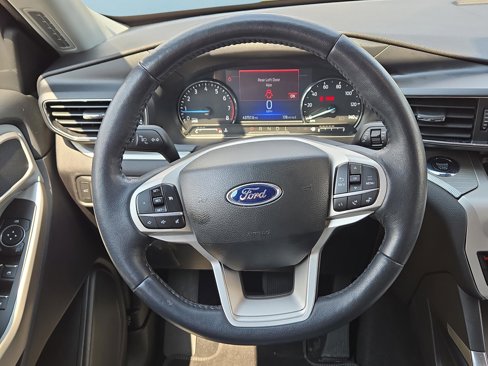 Used 2022 Ford Explorer XLT w/ Equipment Group 202A image 23