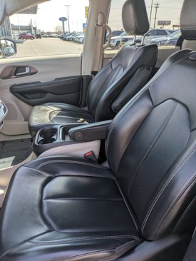 Used 2020 Chrysler Voyager Lxi image 11