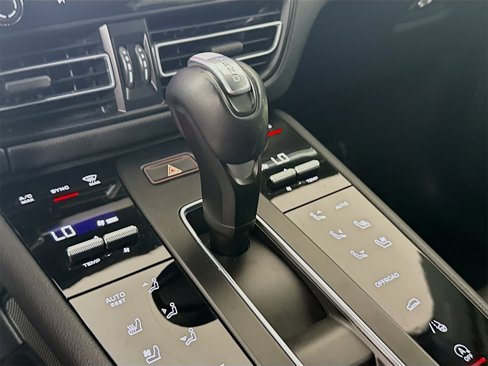 Certified 2022 Porsche Macan S image 14
