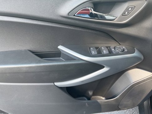New 2025 Chevrolet Trax RS w/ Driver Confidence Package image 7