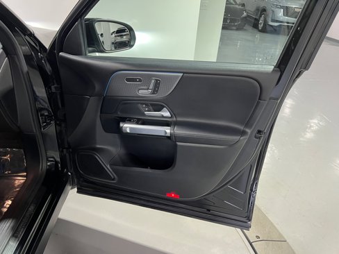 Used 2020 Mercedes-Benz GLB 250 4MATIC image 43