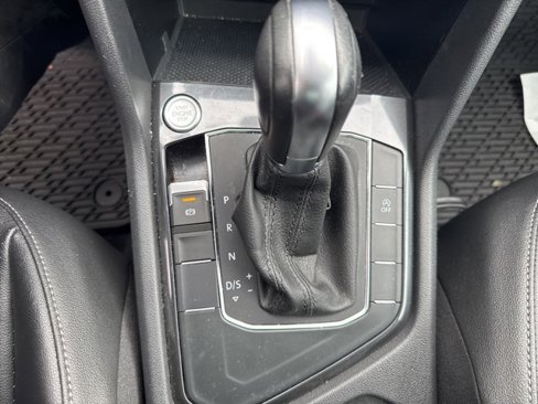 Used 2018 Volkswagen Tiguan SEL image 13
