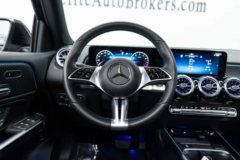 Used 2024 Mercedes-Benz GLB 250 4MATIC w/ Driver Assistance Package image 17
