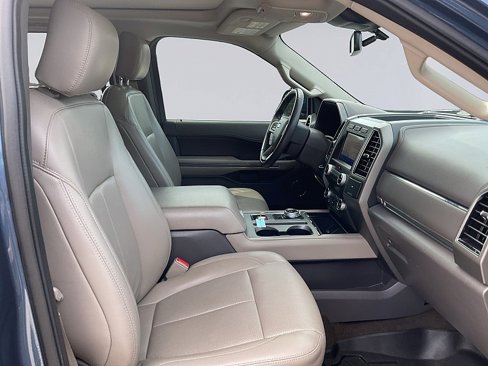 Certified 2020 Ford Expedition XLT w/ Equipment Group 202A image 10