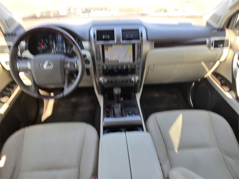Used 2017 Lexus GX 460 image 11