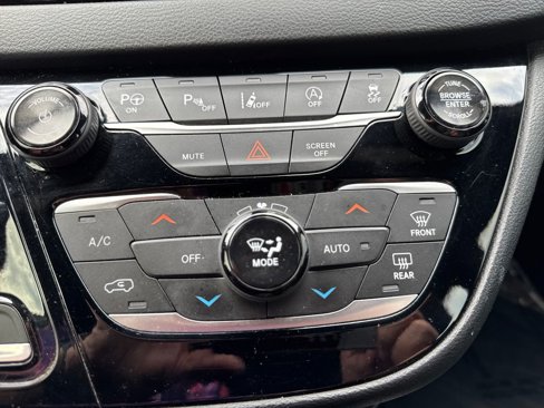Certified 2019 Chrysler Pacifica Touring-L Plus w/ Advanced Safetytec Group image 45
