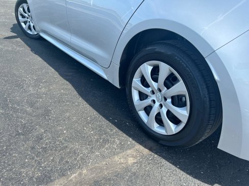 Used 2023 Toyota Corolla LE image 6
