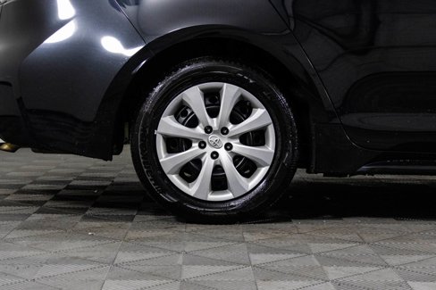 Used 2021 Toyota Corolla LE image 39
