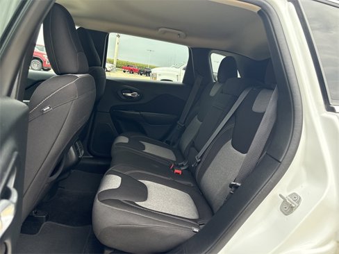 Used 2014 Jeep Cherokee Latitude image 10