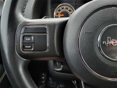 Used 2014 Jeep Compass Latitude image 16