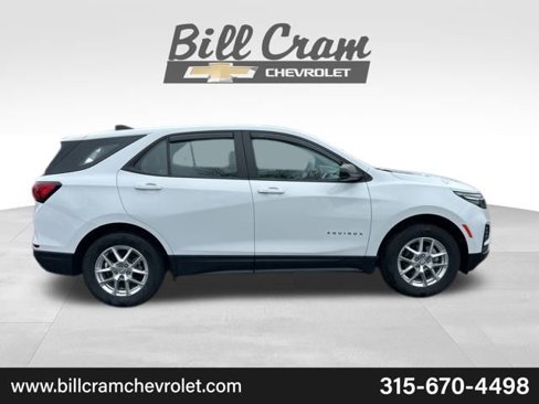 Used 2022 Chevrolet Equinox LS image 33