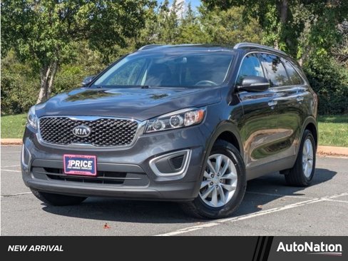 Used 2018 Kia Sorento LX image 1