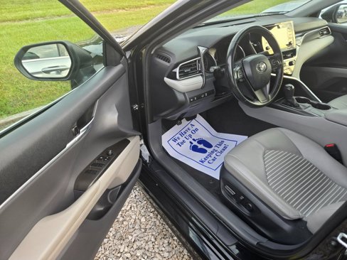 Used 2023 Toyota Camry SE image 5