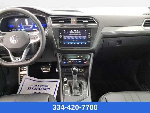 Used 2023 Volkswagen Tiguan SE R-Line image 13