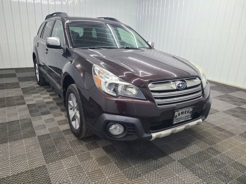 Used 2013 Subaru Outback 3.6R Limited w/ Special Appearance Pkg image 5