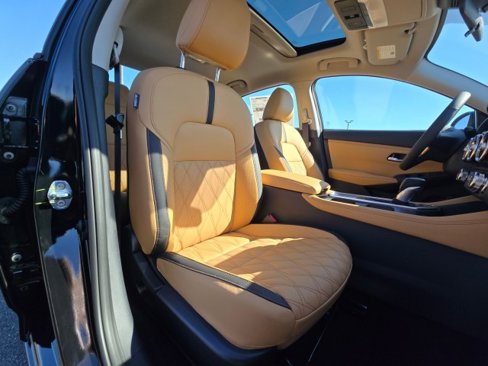 New 2025 Nissan Sentra SV w/ SV Premium Package image 12