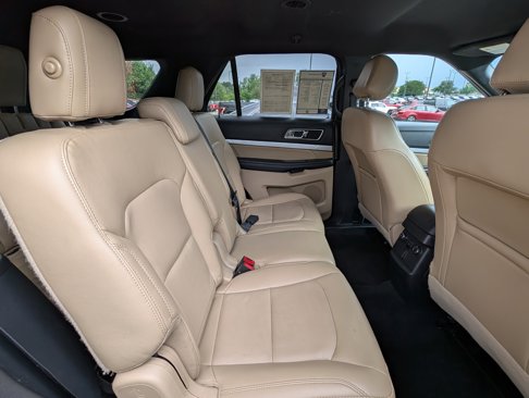 Used 2017 Ford Explorer XLT w/ Equipment Group 202A image 29