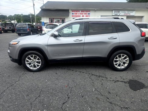 Used 2015 Jeep Cherokee Latitude image 4