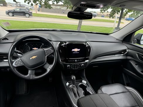 Used 2020 Chevrolet Traverse LT w/ Driver Confidence II Package image 4