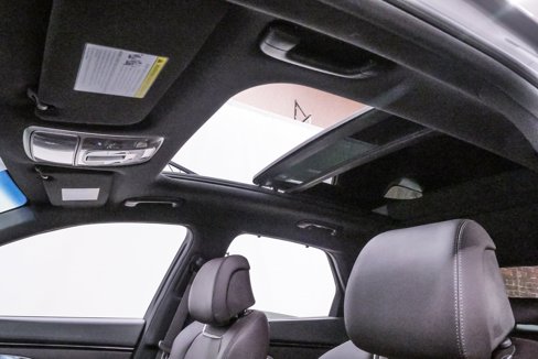 Certified 2022 Genesis GV70 2.5T w/ Advanced Package image 10
