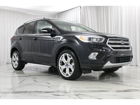Used 2019 Ford Escape Titanium image 2