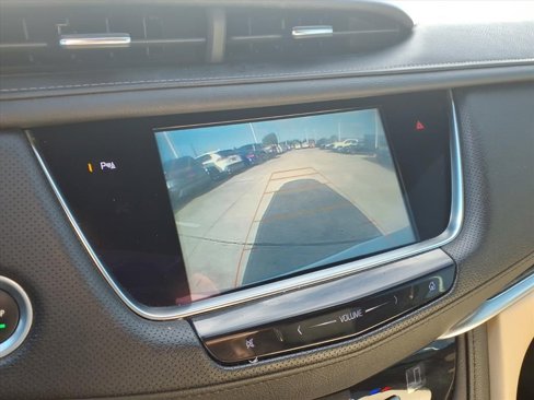 Used 2018 Cadillac XT5 FWD image 24