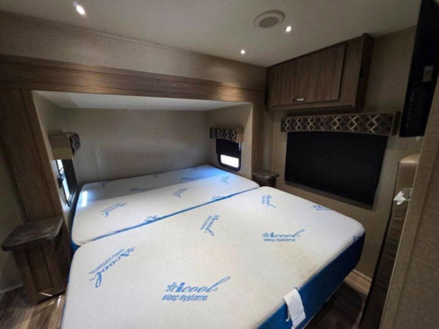 Used 2016 Mercedes-Benz Sprinter 3500 image 51