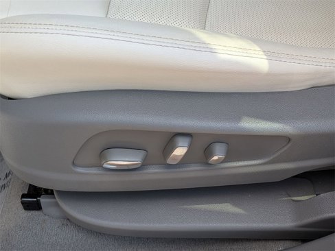 Used 2020 Cadillac XT5 Premium Luxury w/ LPO, Floor Liner Package image 14