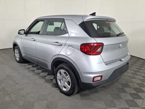 Used 2020 Hyundai Venue SE image 8