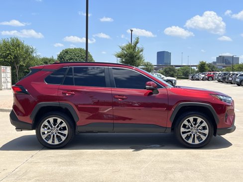 Used 2022 Toyota RAV4 XLE Premium image 10