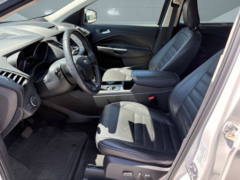Used 2018 Ford Escape Titanium w/ Ford Safe & Smart Package image 5