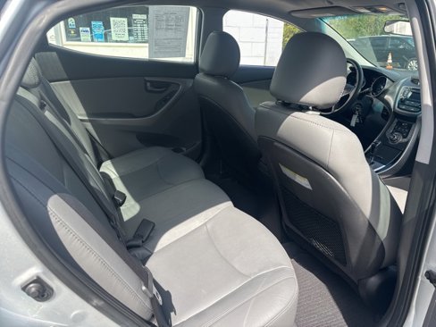 Used 2013 Hyundai Elantra Limited image 9