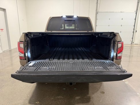 Used 2020 Nissan Titan PRO-4X image 9