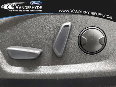 Used 2023 Ford Edge SEL image 17