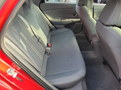 Certified 2023 Hyundai Elantra SEL w/ Convenience Package image 17