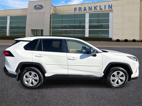 Used 2021 Toyota RAV4 LE image 8