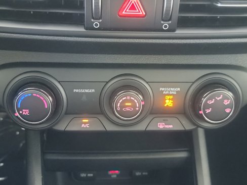 Certified 2022 Kia Forte LXS w/ LXS Technology Package image 31