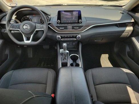 Used 2024 Nissan Altima 2.5 SV image 12