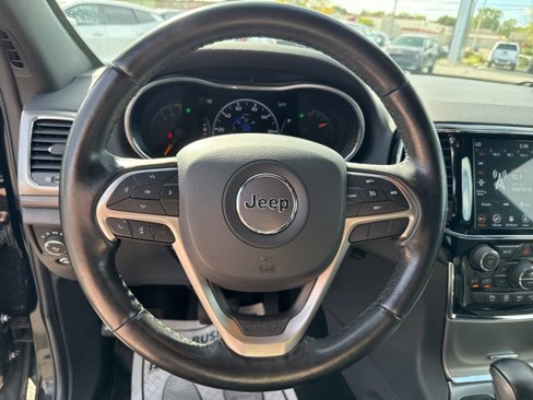 Used 2020 Jeep Grand Cherokee Altitude image 16